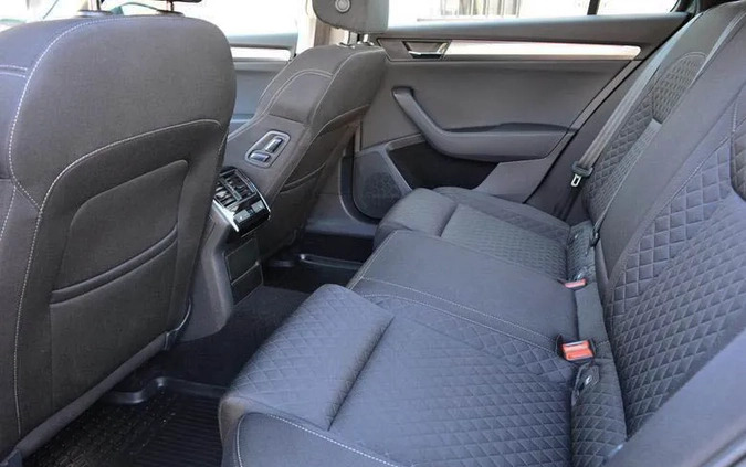 Skoda Superb cena 84900 przebieg: 178000, rok produkcji 2019 z Kutno małe 781